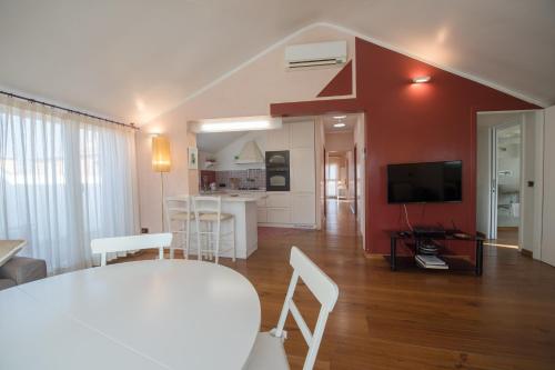 Savoia & Jolanda Apartments 2 - image 7