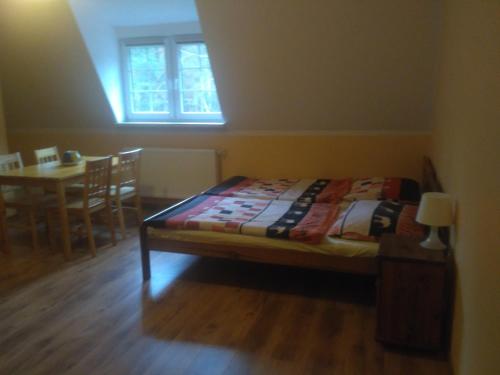 3 twin beds