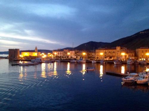  Into lupene, Pension in Acciaroli