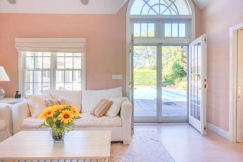 Villa Victoria - Cozy Hamptons Villa - image 8