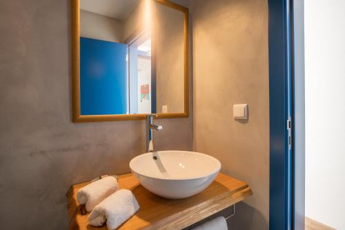 Eco Soul Ericeira Guesthouse - Couples Only - image 2