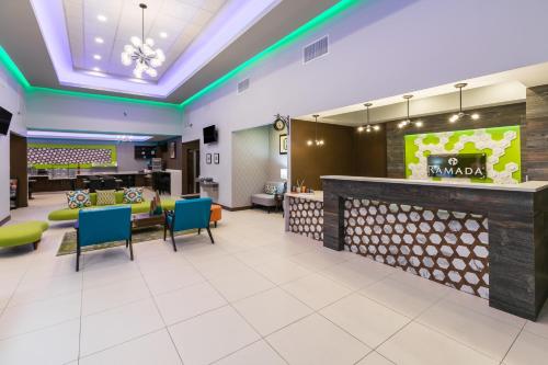 Ramada by Wyndham El Paso - image 10