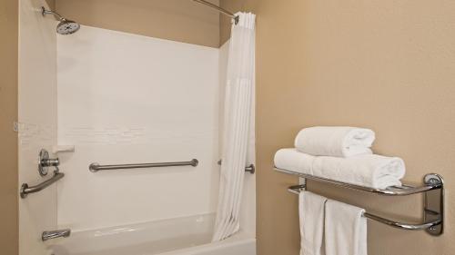 Best Western Plus Tulsa Inn & Suites