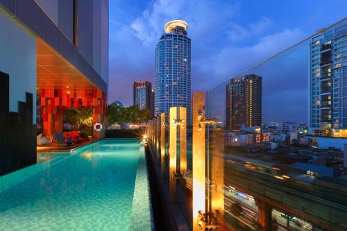 Swimming pool, ibis Styles Bangkok Sukhumvit Phra Khanong in Bangkok