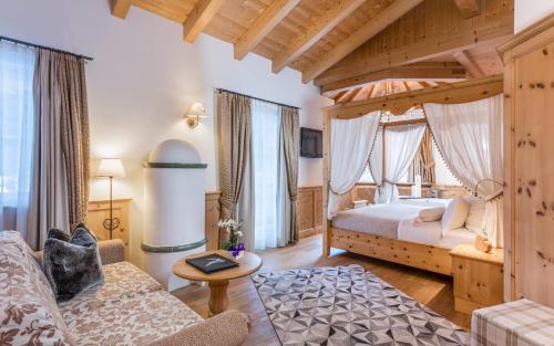 Suite with Mountain View