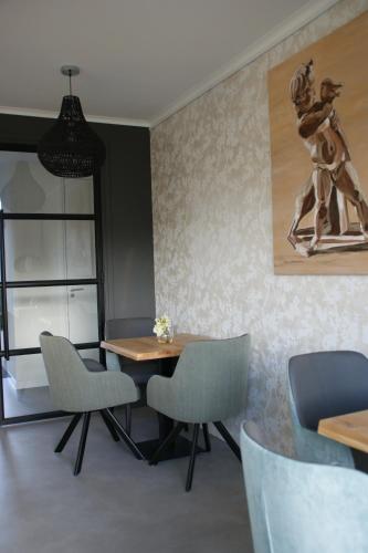 Shared lounge/TV area, Duinvilla Aan de Zee B&B in Zoutelande