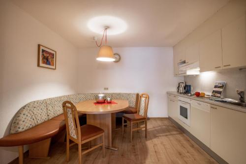 Superior Two-Bedroom Apartment - Edelweiß