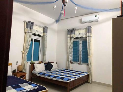 Golden Lantern Tam Thanh Homestay Golden Lantern Tam Thanh Homestay is a popular choice amongst travelers in Tam Ky (Quang Nam), whether exploring or just passing through. The property has everything you need for a comfortable stay. S