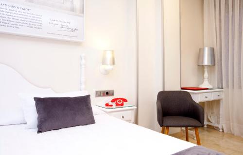 Hotel Carlos V Room Type - Triple Room