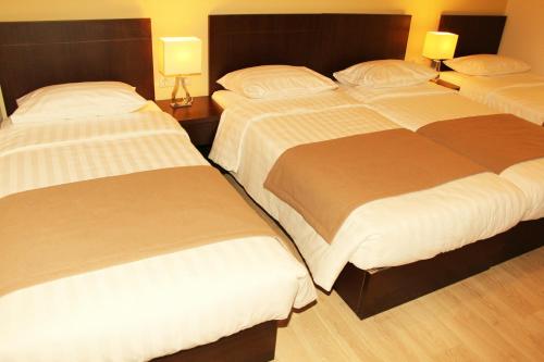 Rea Hotel Room Type - Standard Quadruple Room