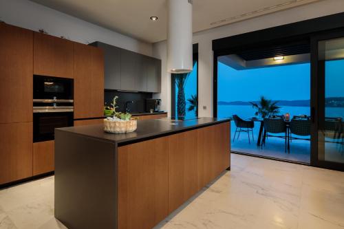 Ultraluxury Villa Elyzeum with Heated Pool - image 8