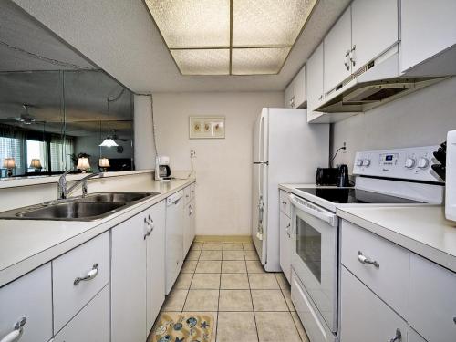 440 West Condo 1604N detail