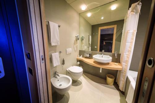 MH Matera Hotel Located in Borgo Venusio, Hilton Garden Inn Matera is a perfect starting point from which to explore Matera. The property features a wide range of facilities to make your stay a pleasant experience. 2