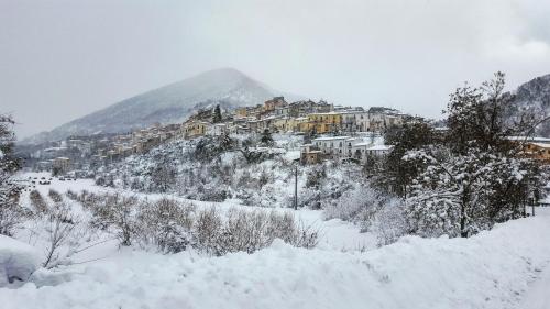  Casa Ai Piedi Della Riserva Naturale, Pension in Pettorano sul Gizio