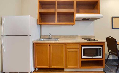 Konyha, WoodSpring Suites Orlando West - Clermont in Clermont