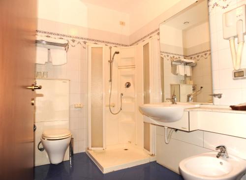 Hotel Silva - Photo 2