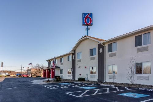 Motel 6-Barkeyville, PA - Photo 3 of 60