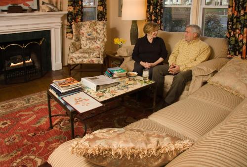 A B&B at Llewellyn Lodge – Lexington, VA