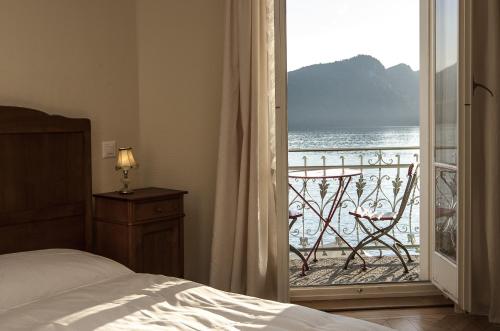Superior Double Room with Balcony image 7