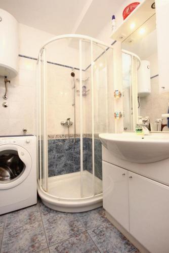 Apartments with WiFi Omis - 9460