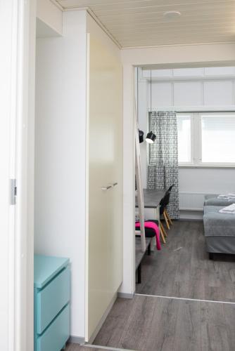 2 twin beds, 1 futon bed