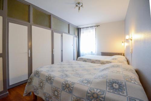 2 double beds