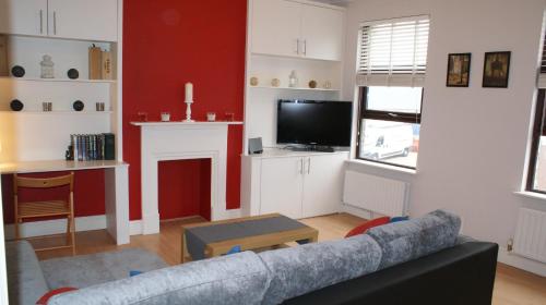 2 Bed Flat In Wimbledon, , London