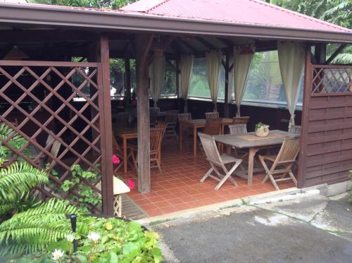 Banketu zāle, Le bungalow des bougainvilliers in Ducos