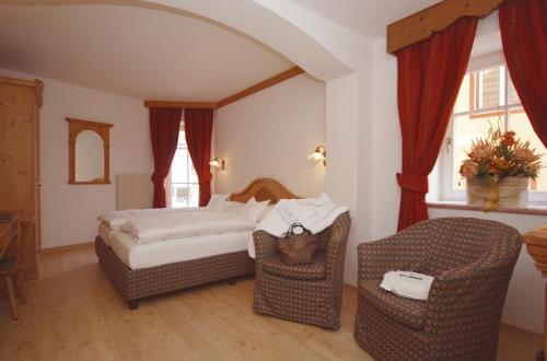 Central Hotel - image 3