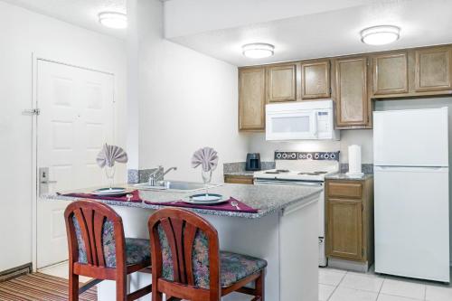 Kitchen, Hawthorn Extended Stay by Wyndham Richardson in Richardson