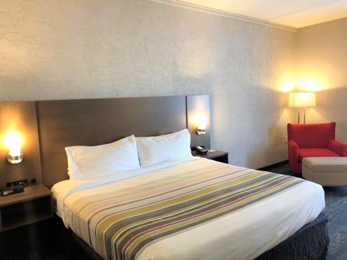 Country Inn & Suites by Radisson, Mt Pleasant-Racine West, WI