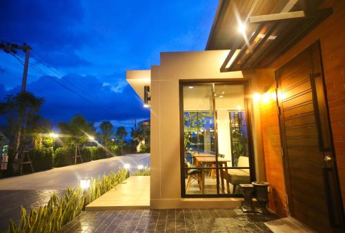 Bunprasop Garden Hotel in 洛坤府