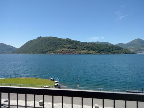 Double Room with Balcony and Lake View