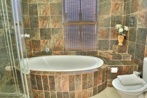 Abington Manor Fish Hoek Guesthouse Abington Manor Fish Hoek Guesthouse is perfectly located for both business and leisure guests in Cape Town. The hotel offers a high standard of service and amenities to suit the individual needs of al