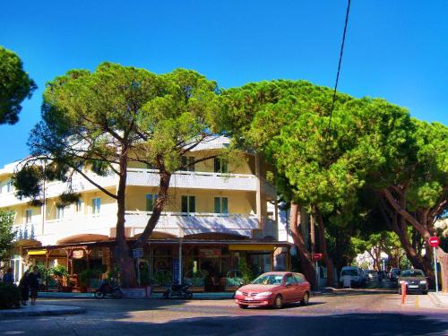 Fantasia Hotel Apartments - image 3