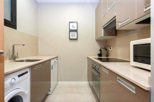 MH Apartments Sant Pau - image 6