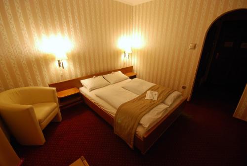 Guestroom, Amadeus Hotel in 14. Zugló