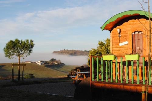 la Roulotte du Cos cottage Lamothe-Capdeville