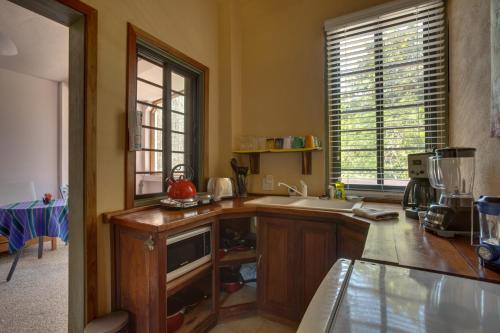 Bayshore Bijou Suites