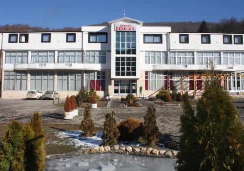 . Hotel Ideal
