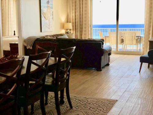 Ocean Ritz - Family Tides - sleeps 12 thumb 2