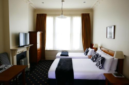 Highland House Boutique Hotel near Baldwin Street