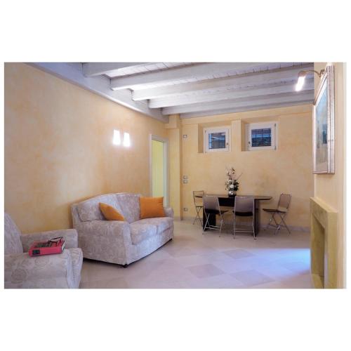 Borgo Vaccareccia Lucrezia