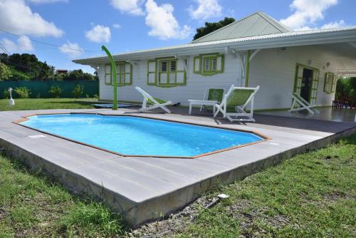Swimming pool, Residence Clementine villa Douceur in Grand-Bourg