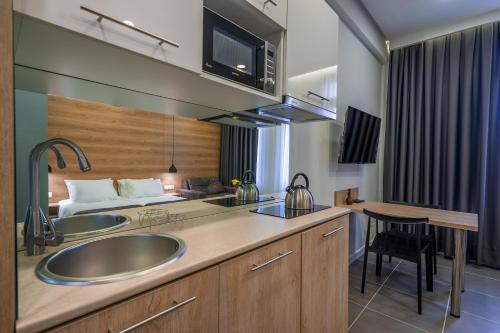 8 Rooms Apartotel On Meidan