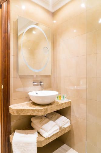 Kensington Prime Hotel - image 12