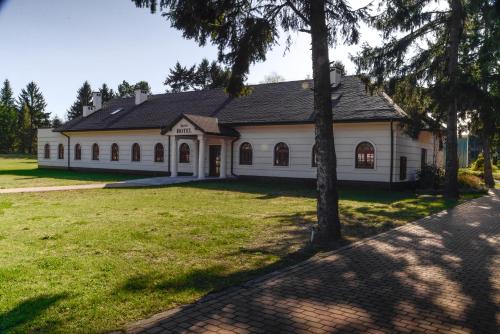 Nature Clinic Park Hotel – Józefów, KY