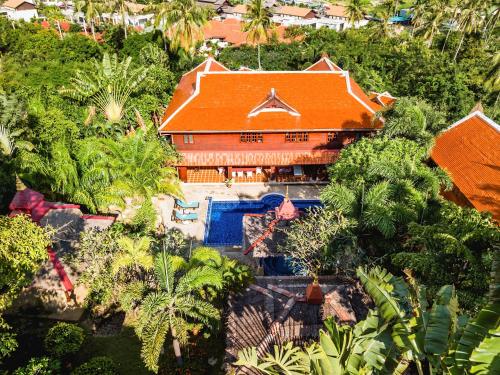 Grand Luxurious Imperial Thai Villa by the beach Grand Luxurious Imperial Thai Villa by the beach