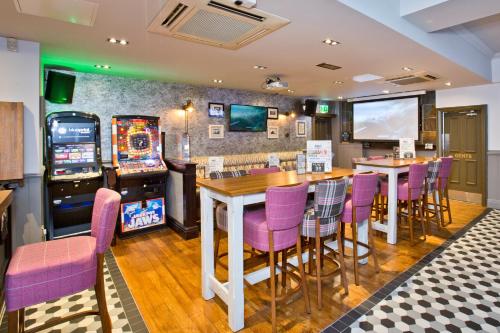 The Abbey Inn - image 7