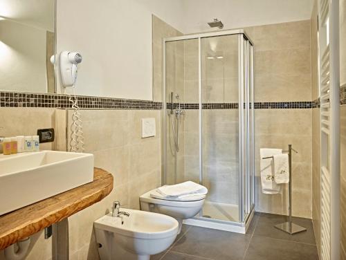 Romantic Hotel Excelsior - image 8